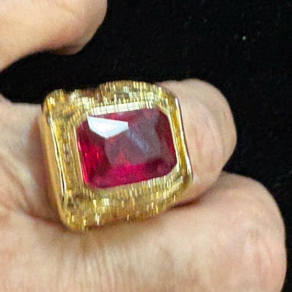 ELEGANT FACETED FAUX RUBY RED RING - Picture 7 of 16